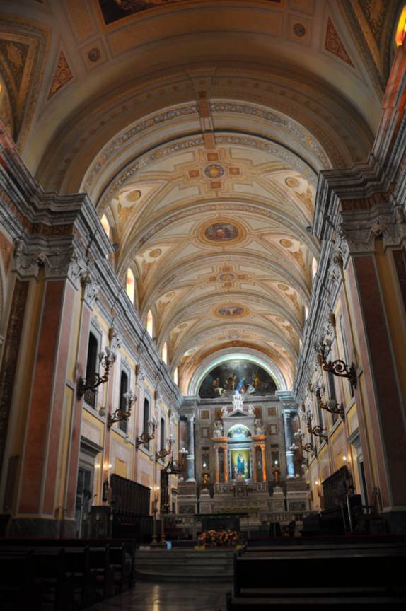 Interior da Igreja da Sé, em Belém - PA